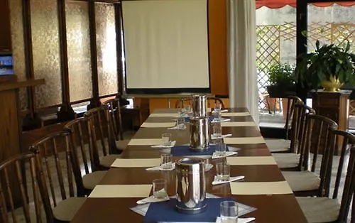 اير مالبينسا أوليجّ